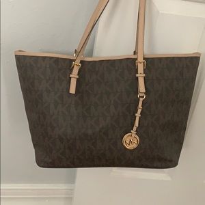 Michael Kors jet set travel bag